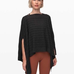 Lululemon Forward Flow Poncho in Grey (one size)